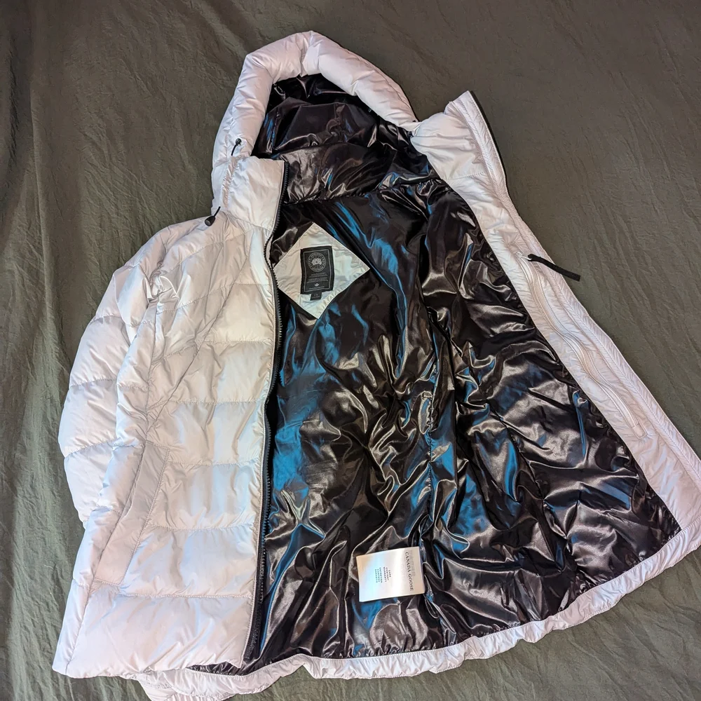 Canada Goose White Puffer Jacket with Hood. Note: This Jacket Runs Small. - Picture 5 of 11